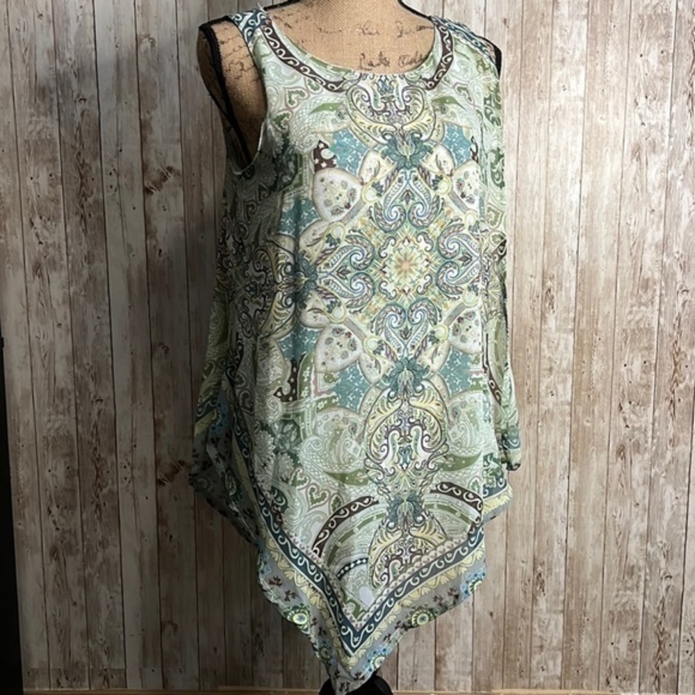🐺Unity World Wear Green Paisley Asymmetrical Tank Top